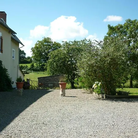 Maison De Charme A Sur Sienne Avec Jardin Clos Feriehus