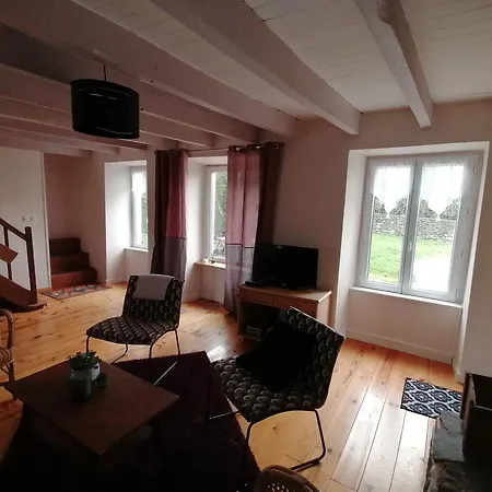 Maison De Charme A Sur Sienne Avec Jardin Clos